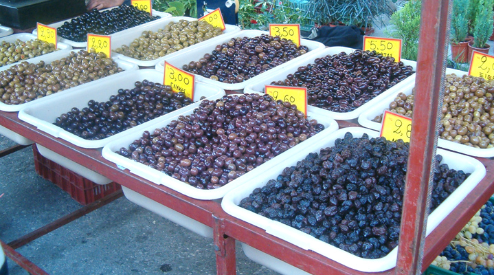 Olíva bogyók a Katerini piacon